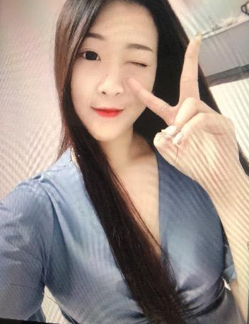 验证了个身材不错的妹子，很少遇到这种配合度高的